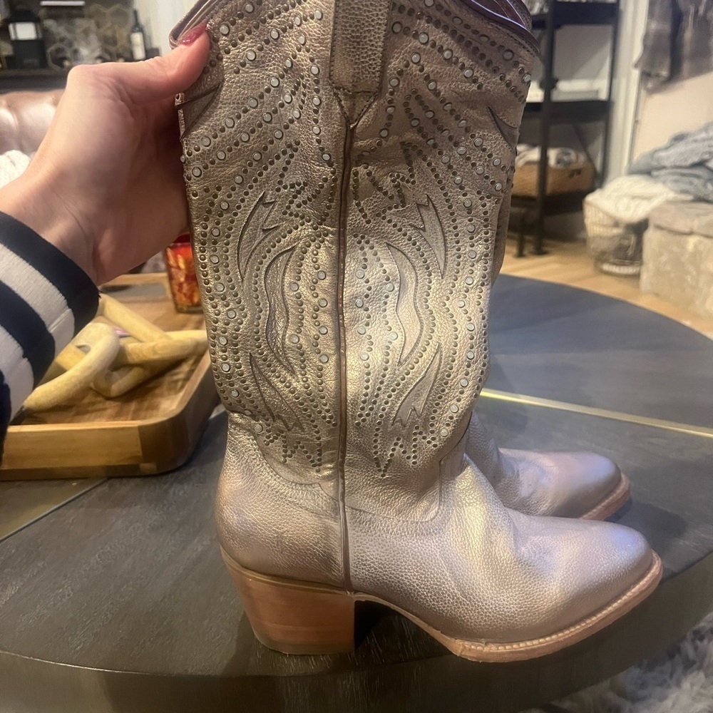 Frye Shelby Studded Western Boot size 10 - Picture 3 of 9